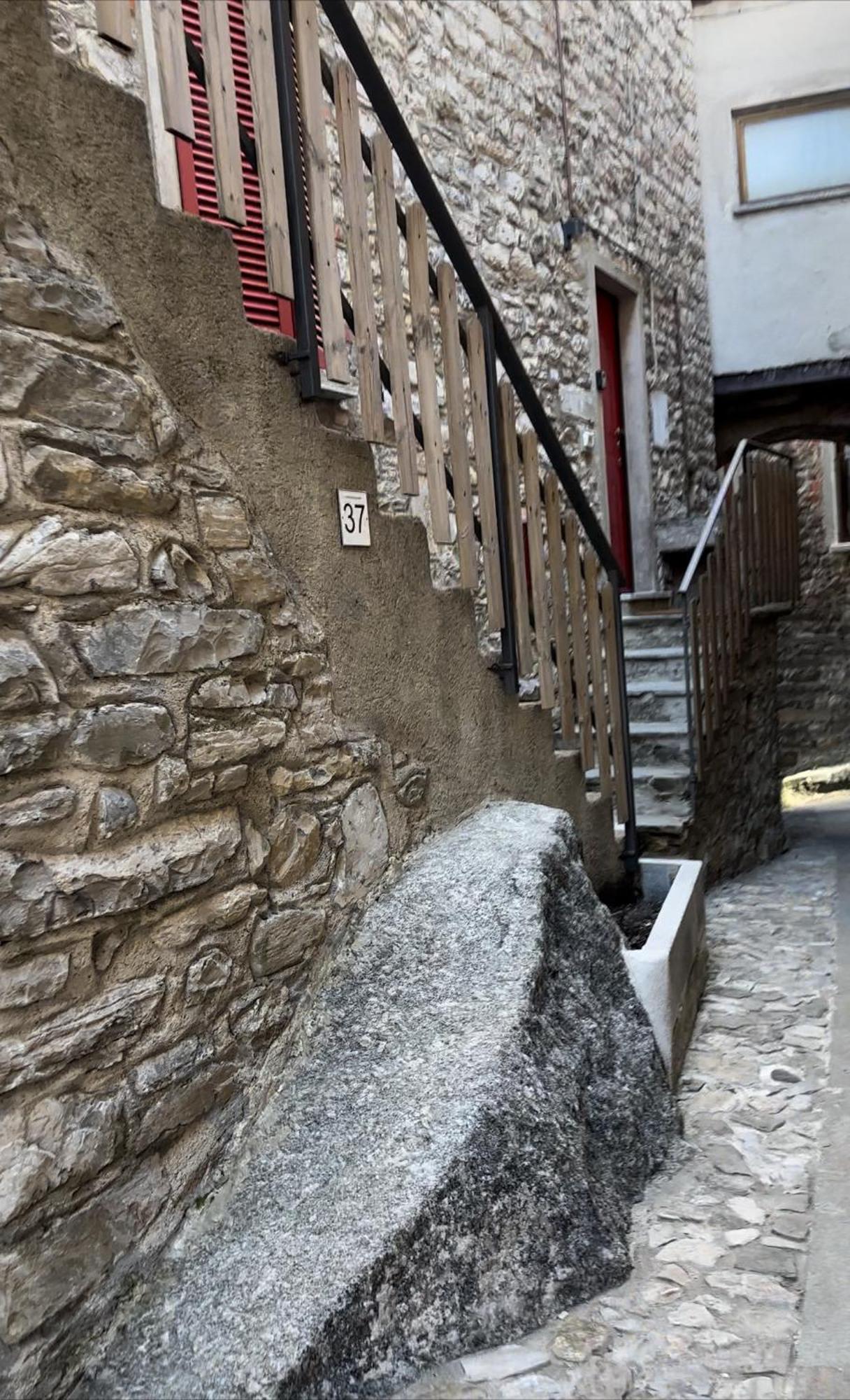 New Stone House Lake View - 1 勒泽诺 外观 照片